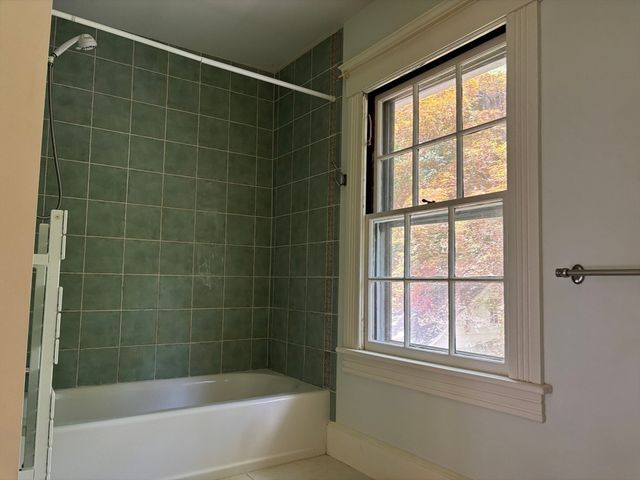 100 Dana, Amherst, MA 01002