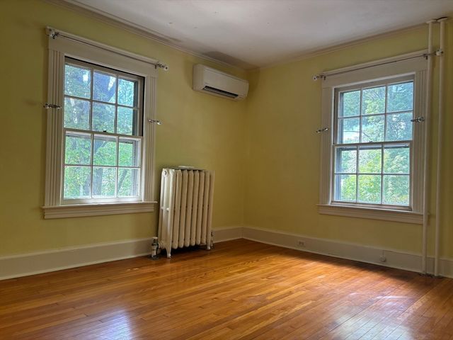 100 Dana, Amherst, MA 01002