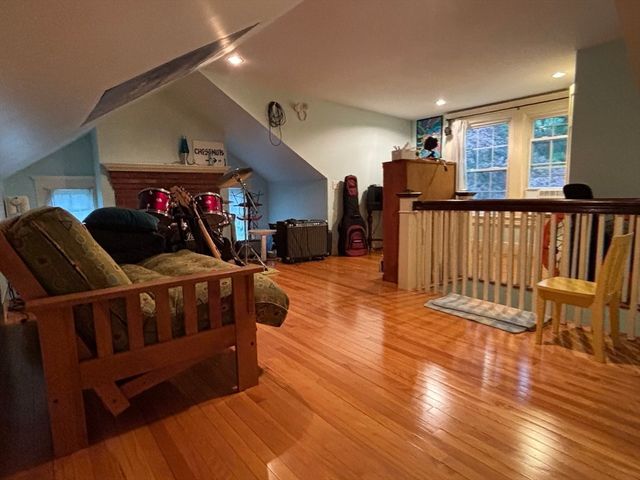 100 Dana, Amherst, MA 01002