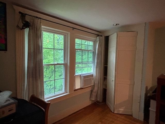 100 Dana, Amherst, MA 01002