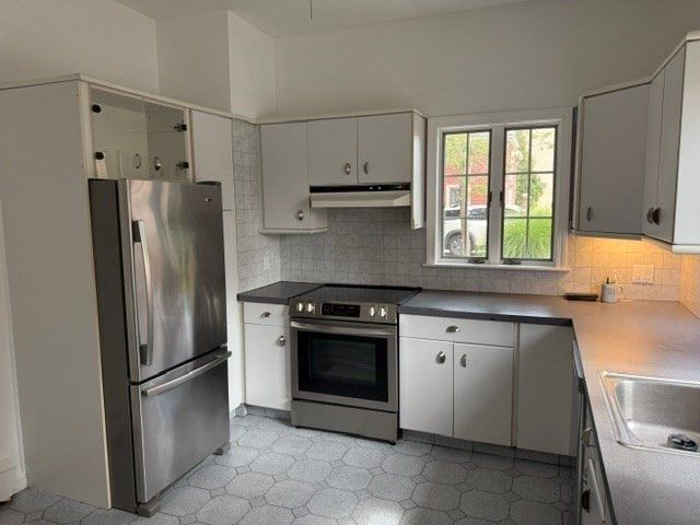 93 W Emerson, Melrose, MA 02176