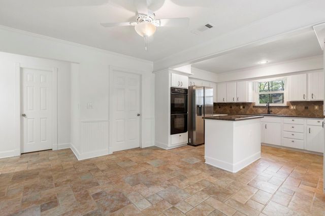 1 Cape Chestnut Drive, The Woodlands, TX 77381