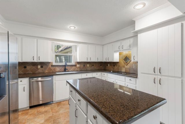 1 Cape Chestnut Drive, The Woodlands, TX 77381