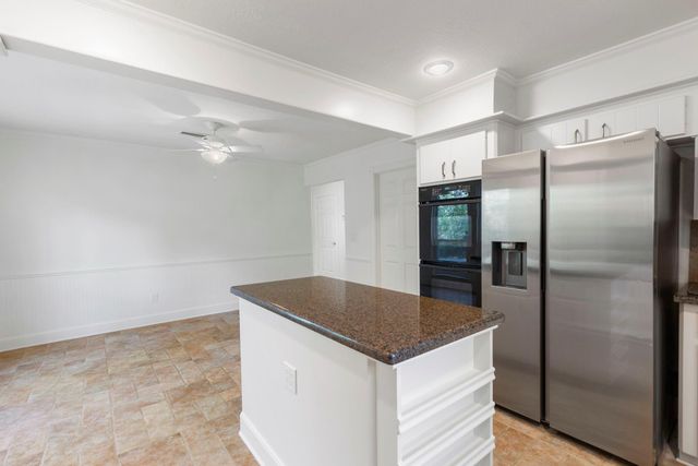 1 Cape Chestnut Drive, The Woodlands, TX 77381