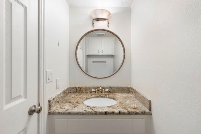 1 Cape Chestnut Drive, The Woodlands, TX 77381