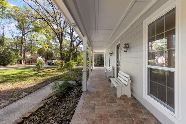 1 Cape Chestnut Drive, The Woodlands, TX 77381