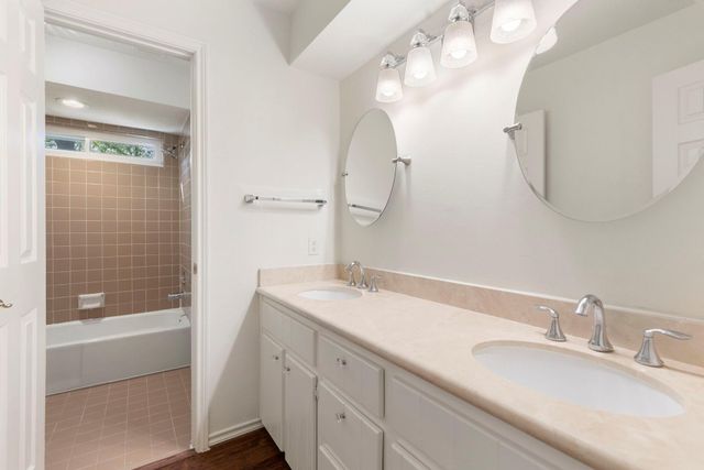 1 Cape Chestnut Drive, The Woodlands, TX 77381