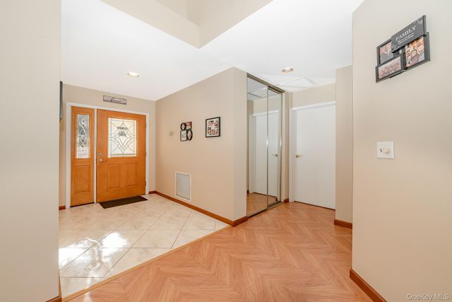 19 Saddlebrook Court, Middle Island, NY 11953