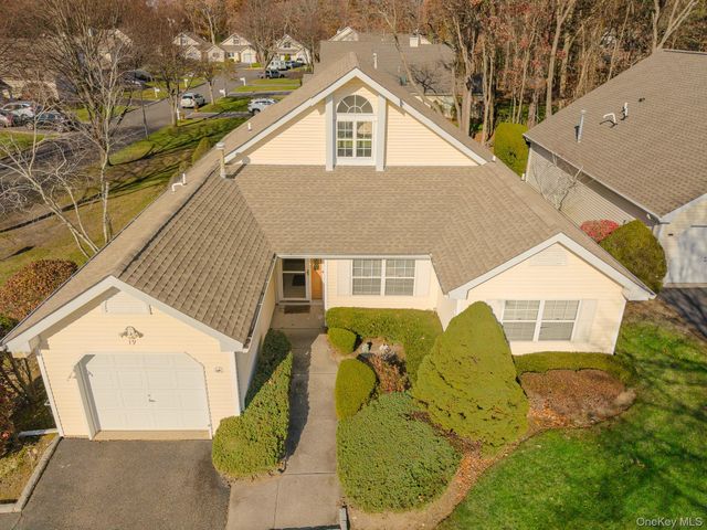 19 Saddlebrook Court, Middle Island, NY 11953
