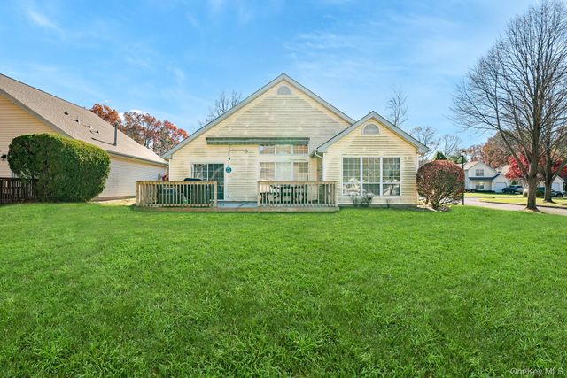 19 Saddlebrook Court, Middle Island, NY 11953