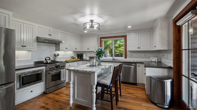 620 Dry Creek Rd, Healdsburg, CA 95448
