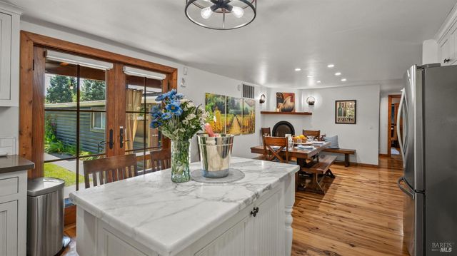 620 Dry Creek Rd, Healdsburg, CA 95448