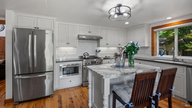 620 Dry Creek Rd, Healdsburg, CA 95448