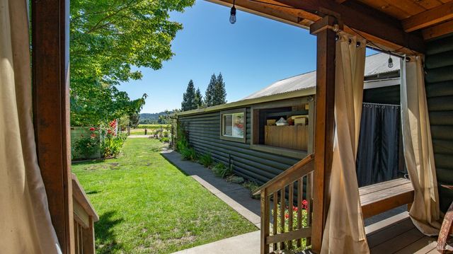 620 Dry Creek Rd, Healdsburg, CA 95448