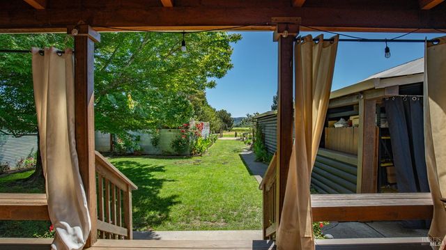 620 Dry Creek Rd, Healdsburg, CA 95448