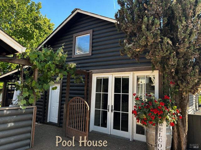 620 Dry Creek Rd, Healdsburg, CA 95448