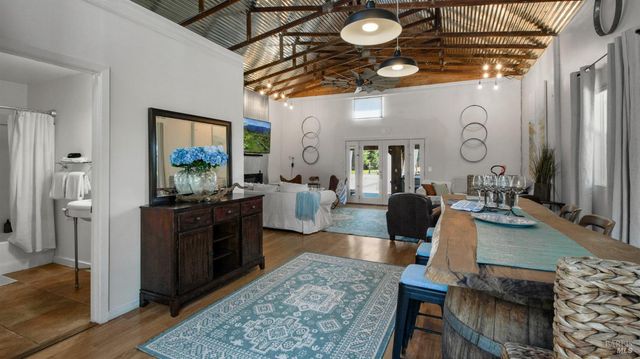 620 Dry Creek Rd, Healdsburg, CA 95448
