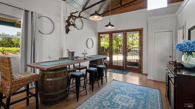 620 Dry Creek Rd, Healdsburg, CA 95448
