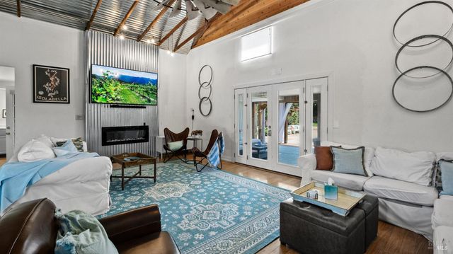 620 Dry Creek Rd, Healdsburg, CA 95448