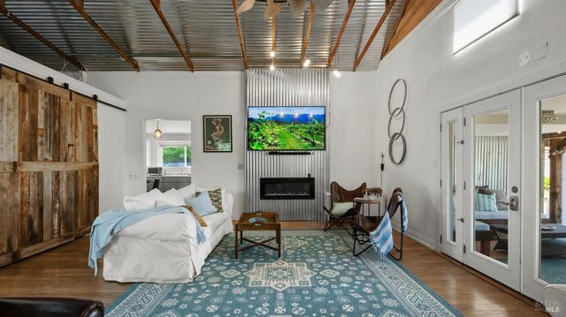 620 Dry Creek Rd, Healdsburg, CA 95448