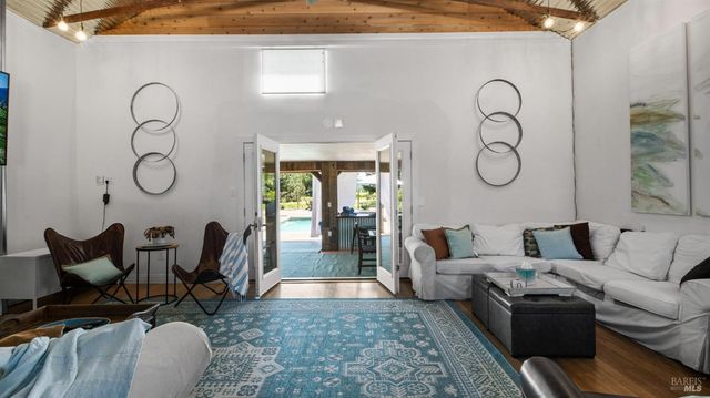 620 Dry Creek Rd, Healdsburg, CA 95448