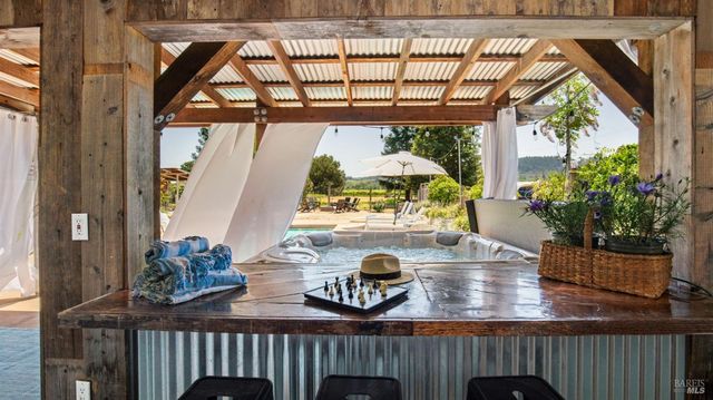 620 Dry Creek Rd, Healdsburg, CA 95448