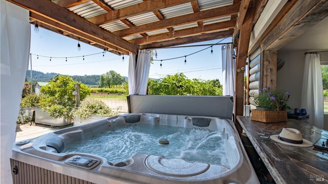620 Dry Creek Rd, Healdsburg, CA 95448