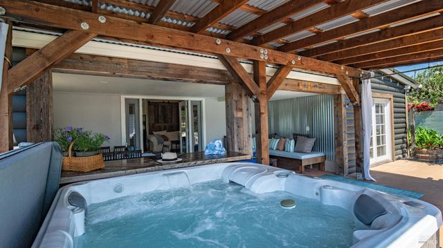 620 Dry Creek Rd, Healdsburg, CA 95448