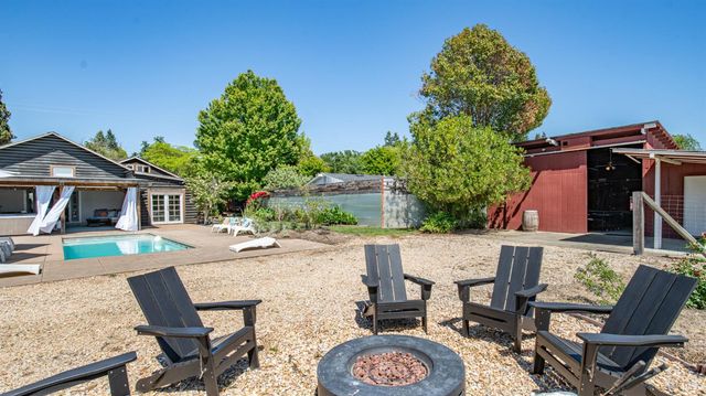 620 Dry Creek Rd, Healdsburg, CA 95448