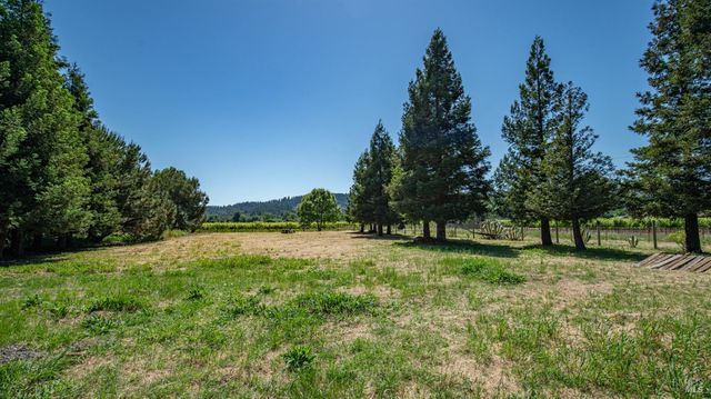 620 Dry Creek Rd, Healdsburg, CA 95448