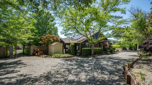 620 Dry Creek Rd, Healdsburg, CA 95448