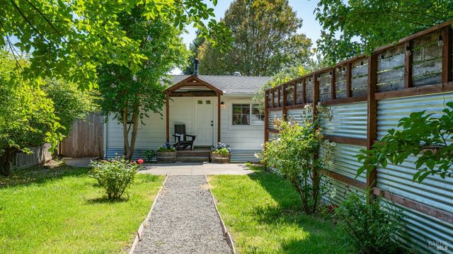 620 Dry Creek Rd, Healdsburg, CA 95448