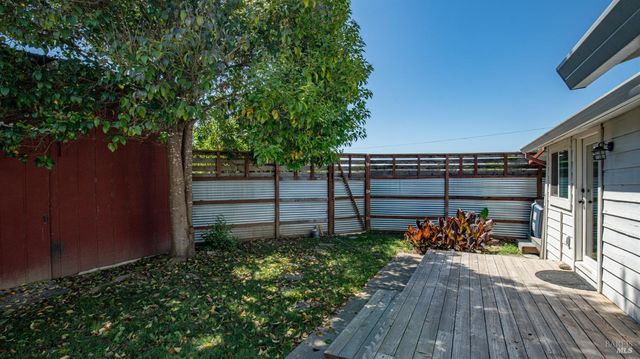 620 Dry Creek Rd, Healdsburg, CA 95448