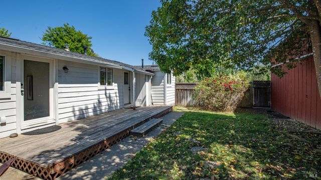 620 Dry Creek Rd, Healdsburg, CA 95448
