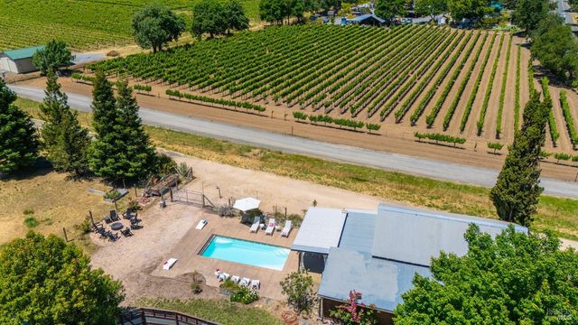 620 Dry Creek Rd, Healdsburg, CA 95448