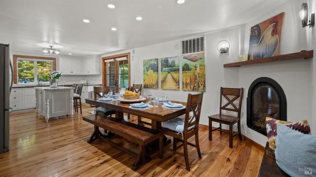 620 Dry Creek Rd, Healdsburg, CA 95448