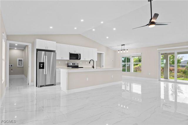 4010 NE 12th CT, Cape Coral, FL 33909