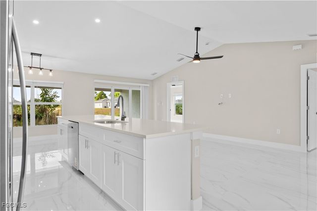 4010 NE 12th CT, Cape Coral, FL 33909