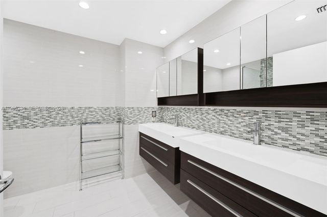 21150 NE 38 Ave 603, Aventura, FL 33180