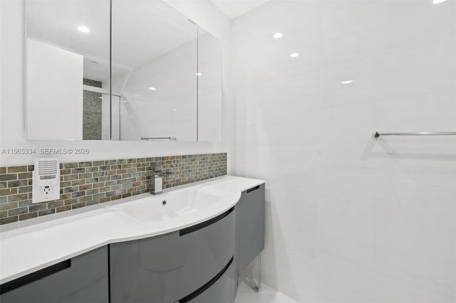 21150 NE 38 Ave 603, Aventura, FL 33180