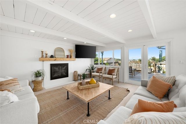 363 N 5th St, Grover Beach, CA 93433