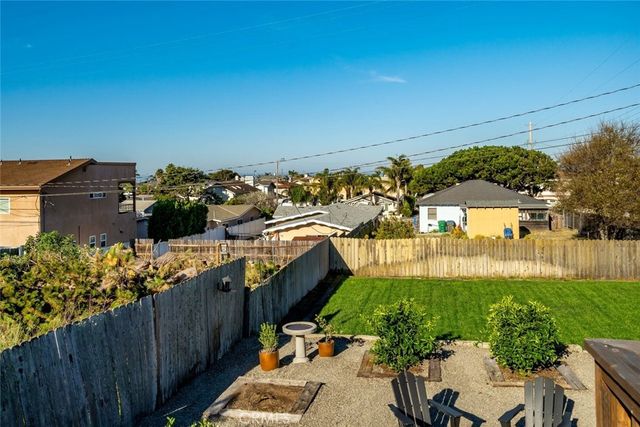 363 N 5th St, Grover Beach, CA 93433