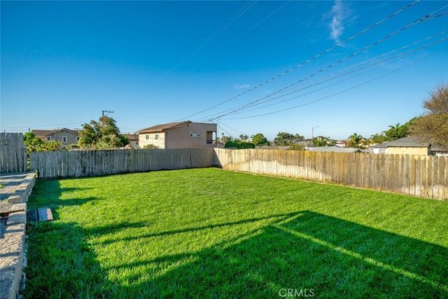 363 N 5th St, Grover Beach, CA 93433