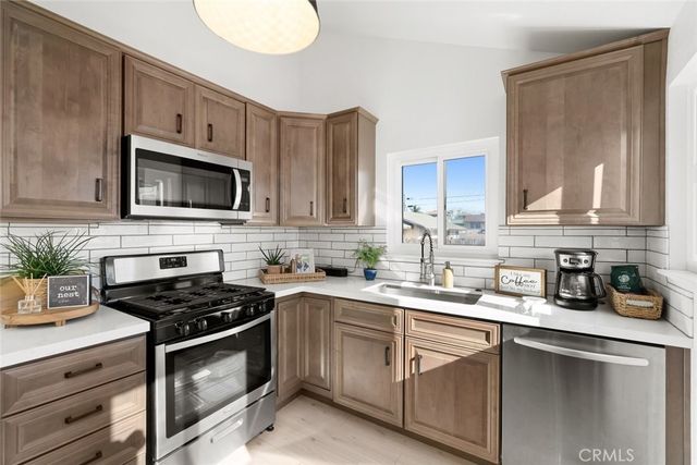 363 N 5th St, Grover Beach, CA 93433