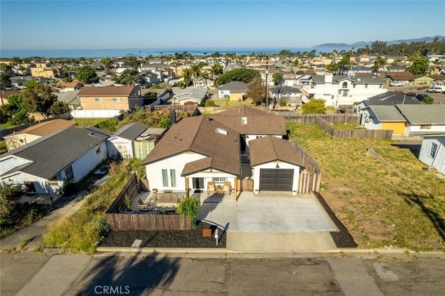 363 N 5th St, Grover Beach, CA 93433