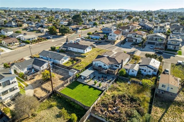 363 N 5th St, Grover Beach, CA 93433