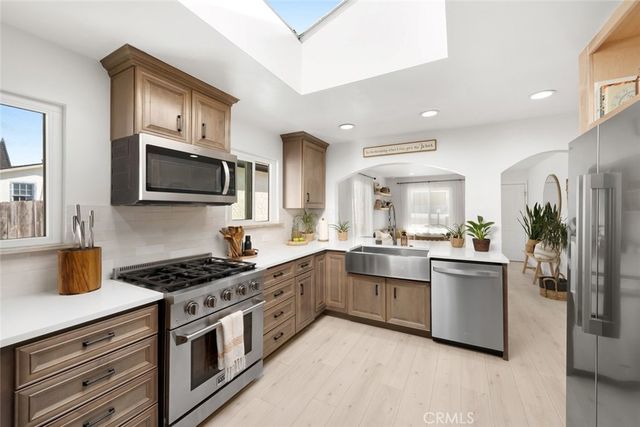 363 N 5th St, Grover Beach, CA 93433