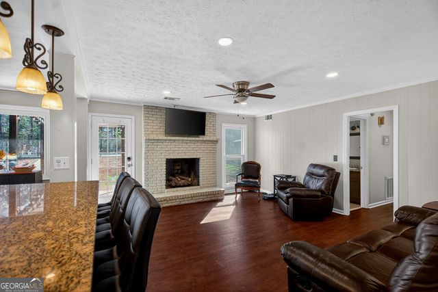 214 Willowcrest Way, Lagrange, GA 30240