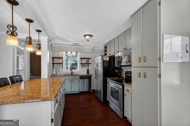 214 Willowcrest Way, Lagrange, GA 30240