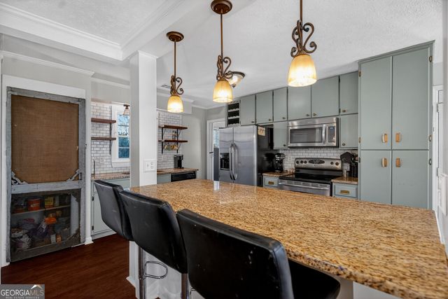 214 Willowcrest Way, Lagrange, GA 30240